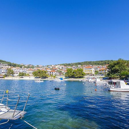 Apartment Baturina Trogir Bagian luar foto