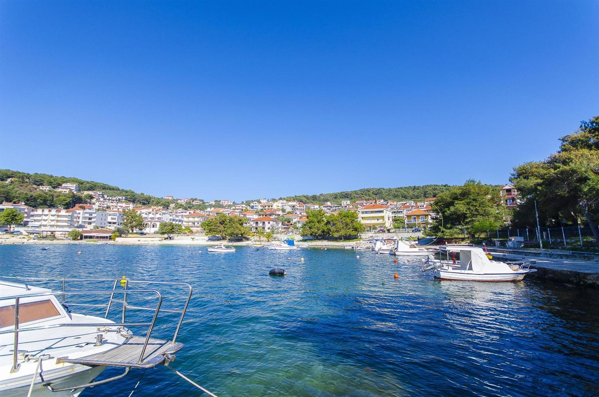 Apartment Baturina Trogir Bagian luar foto