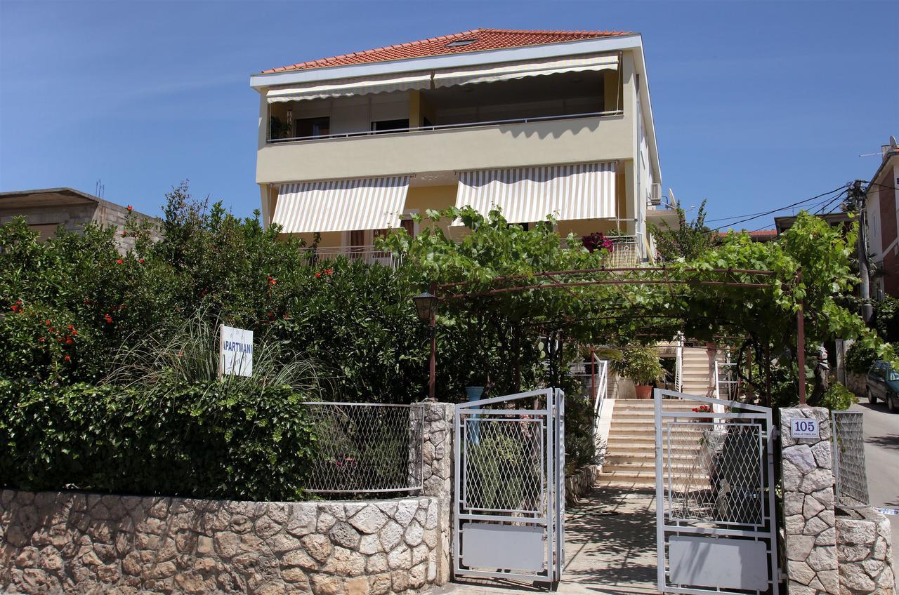 Apartment Baturina Trogir Bagian luar foto